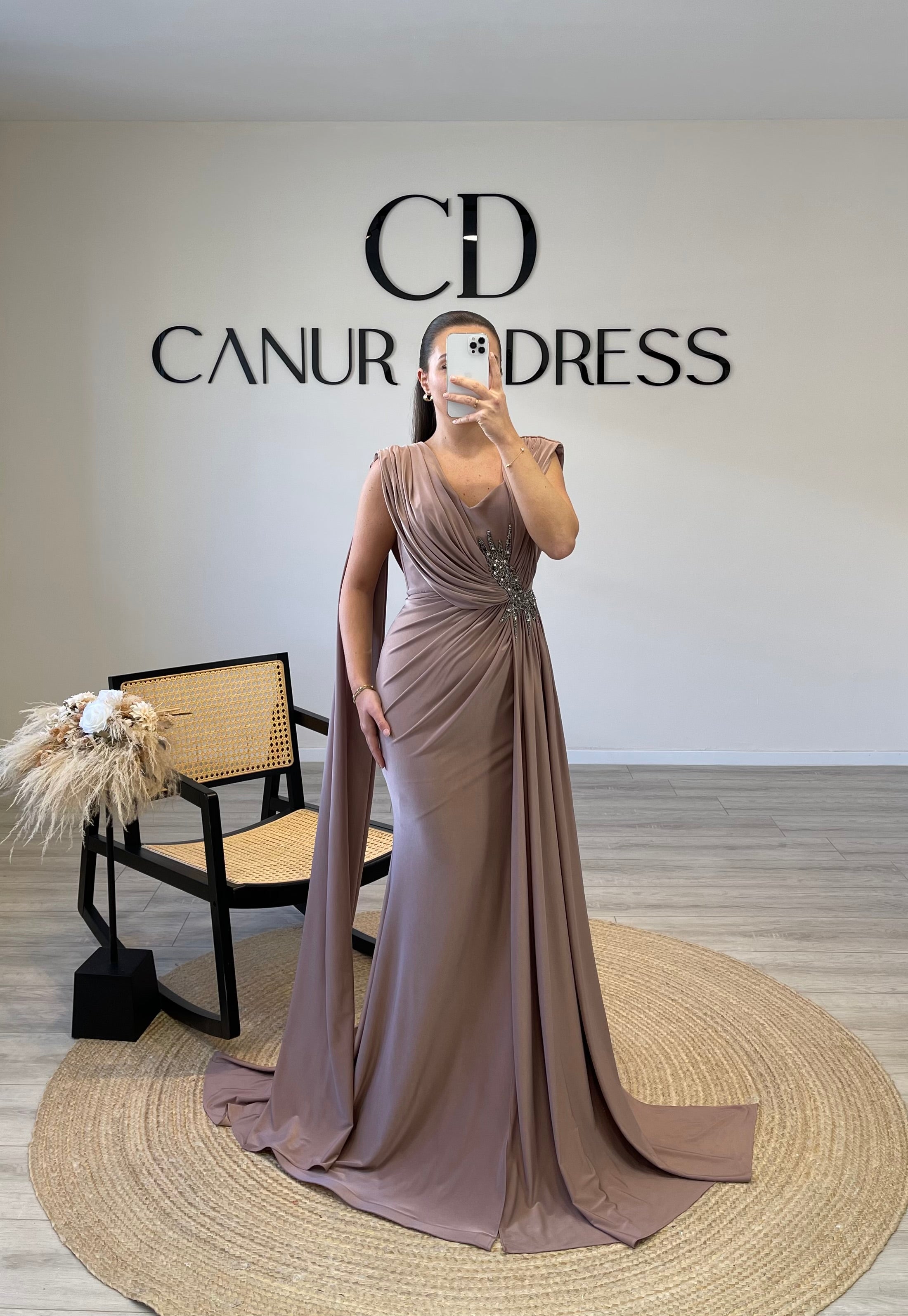 36 / Taupe