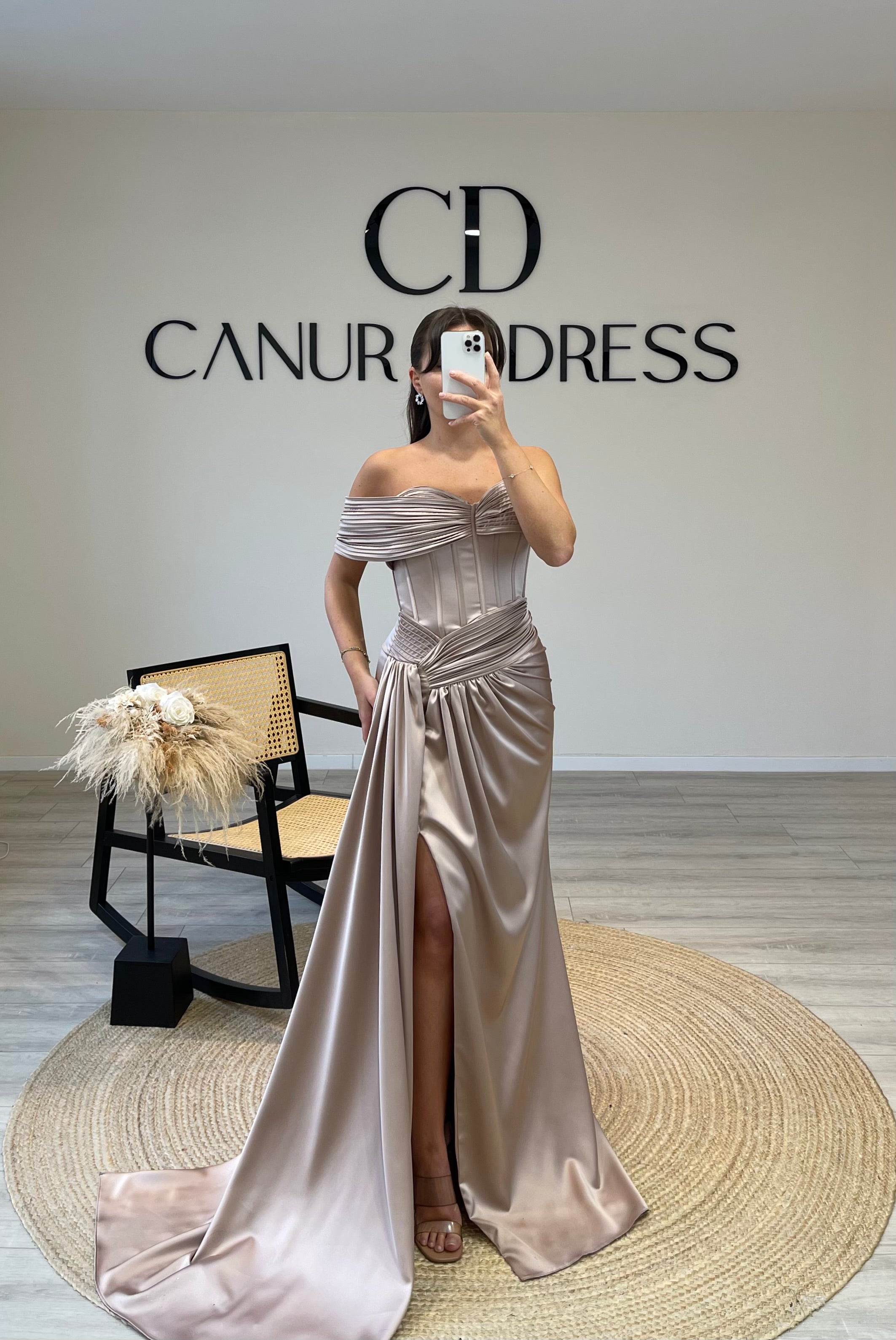36 / Beige